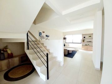 CASA EN VENTA EN ZIBATÁ, Querétaro. 3 recámaras, 3 baños, roof garden, jardín