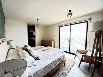 CASA EN VENTA EN ZIBATÁ, Querétaro. 3 recámaras, 3 baños, roof garden, jardín