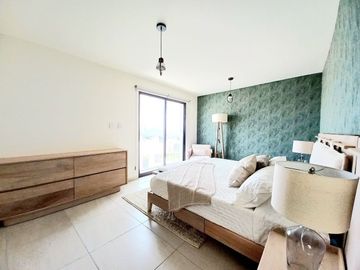 CASA EN VENTA EN ZIBATÁ, Querétaro. 3 recámaras, 3 baños, roof garden, jardín