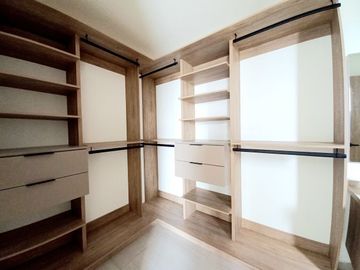 CASA EN VENTA EN ZIBATÁ, Querétaro. 3 recámaras, 3 baños, roof garden, jardín