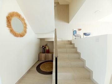 CASA EN VENTA EN ZIBATÁ, Querétaro. 3 recámaras, 3 baños, roof garden, jardín