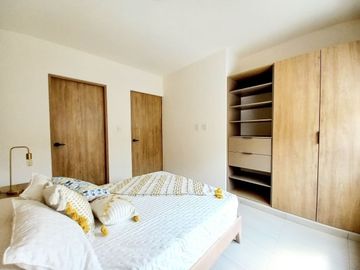 CASA EN VENTA EN ZIBATÁ, Querétaro. 3 recámaras, 3 baños, roof garden, jardín