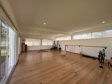 CASA EN VENTA EN JURIQUILLA CON VISTA AL CAMPO DE GOLF, 3 RECÁMARAS