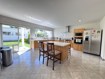 CASA EN VENTA EN JURIQUILLA CON VISTA AL CAMPO DE GOLF, 3 RECÁMARAS