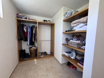 CASA EN VENTA EN JURIQUILLA CON VISTA AL CAMPO DE GOLF, 3 RECÁMARAS
