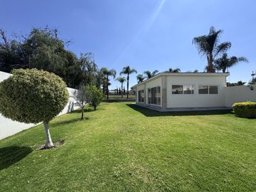 CASA EN VENTA EN JURIQUILLA CON VISTA AL CAMPO DE GOLF, 3 RECÁMARAS