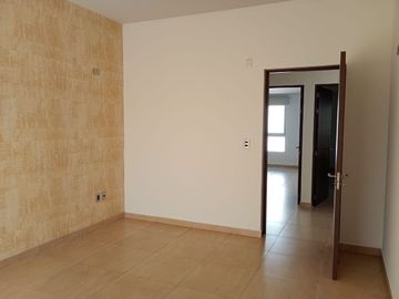 CASA EN VENTA de 3 habitaciones con baño cada una, en Condesa Juriquilla, Qro