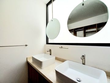 CASA EN VENTA EN ZIBATÁ, Querétaro, con vistas increíbles y diseño original