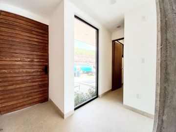 CASA EN VENTA EN ZIBATÁ, Querétaro, con vistas increíbles y diseño original