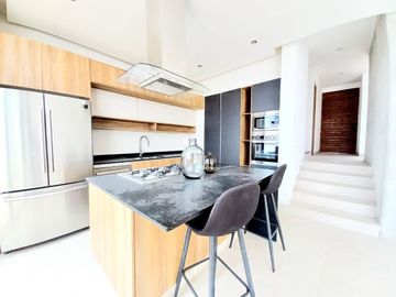 CASA EN VENTA EN ZIBATÁ, Querétaro, con vistas increíbles y diseño original