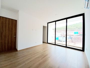CASA EN VENTA EN ZIBATÁ, Querétaro, con vistas increíbles y diseño original