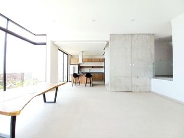 CASA EN VENTA EN ZIBATÁ, Querétaro, con vistas increíbles y diseño original
