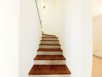 CASA EN VENTA EN ZIBATÁ, Querétaro, con vistas increíbles y diseño original