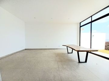 CASA EN VENTA EN ZIBATÁ, Querétaro, con vistas increíbles y diseño original