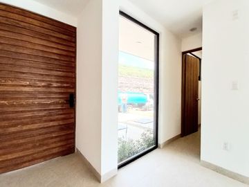 CASA EN VENTA EN ZIBATÁ, Querétaro, con vistas increíbles y diseño original