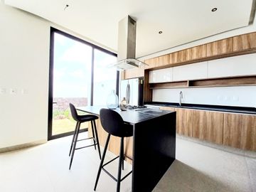 CASA EN VENTA EN ZIBATÁ, Querétaro, con vistas increíbles y diseño original
