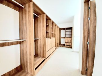 CASA EN VENTA EN ZIBATÁ, Querétaro, con vistas increíbles y diseño original