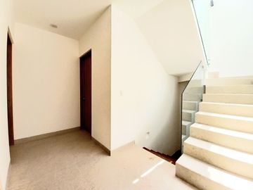 CASA EN VENTA EN ZIBATÁ, Querétaro, con vistas increíbles y diseño original