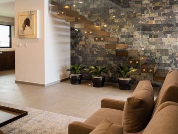 CASA EN VENTA EN NUEVO REFUGIO QUERETARO, con opción a cuarta recámara en PB
