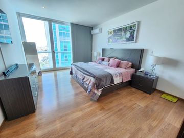DEPARTAMENTO  EN VENTA EN JURIQUILLA TOWERS, EN ESQUINA