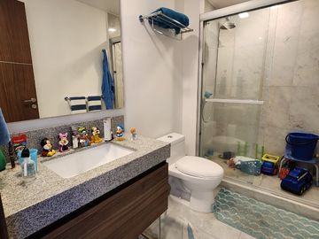 DEPARTAMENTO  EN VENTA EN JURIQUILLA TOWERS, EN ESQUINA
