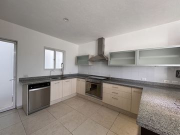 Casa en venta en Rinconada Jurica, 3 recámaras con baño,, Jurica, Querétaro