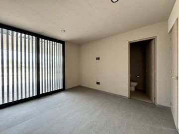 CASA EN VENTA EN LOMAS DE CAMPANARIO NORTE, CON OPCIÓN A RECÁMARA EN PLANTA BAJA