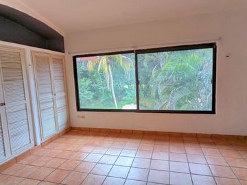 Venta de Casa dentro del Club de Golf la Ceiba
