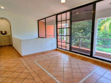 Venta de Casa dentro del Club de Golf la Ceiba