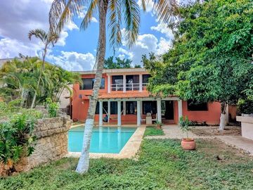 Venta de Casa dentro del Club de Golf la Ceiba