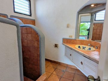 Venta de Casa dentro del Club de Golf la Ceiba