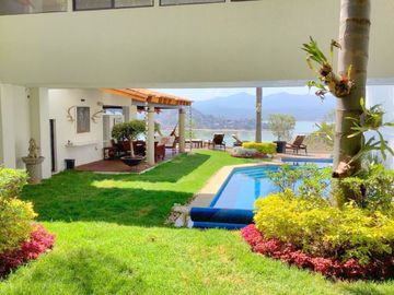 Casa en el Fraccionamiento El Santuario, Valle de Bravo
