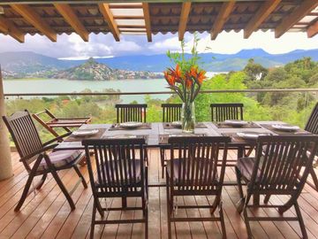 Casa en el Fraccionamiento El Santuario, Valle de Bravo