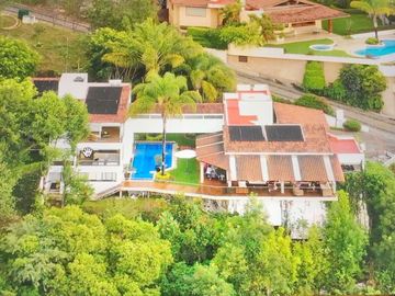 Casa en el Fraccionamiento El Santuario, Valle de Bravo