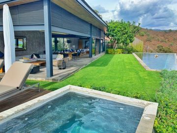 Baja de precio! Gran oportunidad de inversión!   Casa en el Santuario