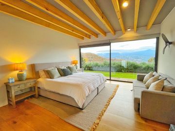 Baja de precio! Gran oportunidad de inversión!   Casa en el Santuario