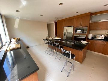 Hermosa Casa en venta, Fracc. El Santuario