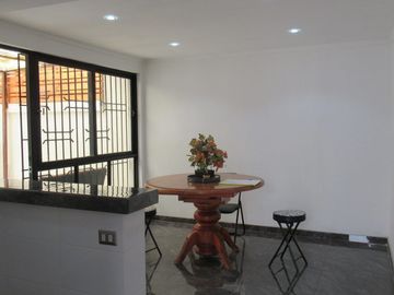 VENTA ESPACIOSA CASA MAIPÚ 4D+1B -Antu