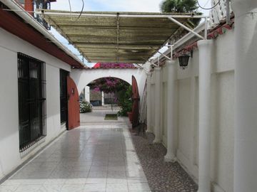 VENTA ESPACIOSA CASA MAIPÚ 4D+1B -Antu