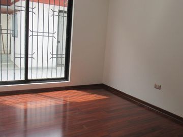 VENTA ESPACIOSA CASA MAIPÚ 4D+1B -Antu