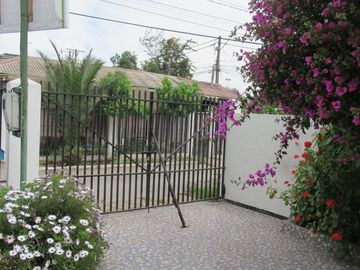 VENTA ESPACIOSA CASA MAIPÚ 4D+1B -Antu