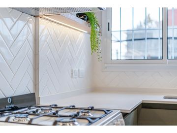3 ambientes externo con balcon saliente reciclado