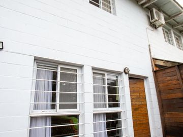 Casa en venta de 3 dormitorios c/ cochera en Monte Hermoso