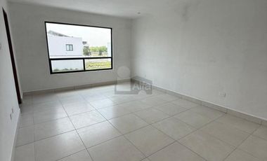 Casa en condominio en venta en Villas Coloniales, Apodaca, Nuevo León