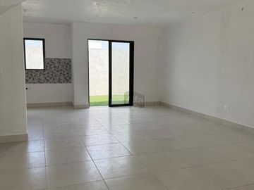 Casa en condominio en venta en Villas Coloniales, Apodaca, Nuevo León