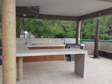 Terreno en Venta en fraccionamiento ecológico con Casa Club