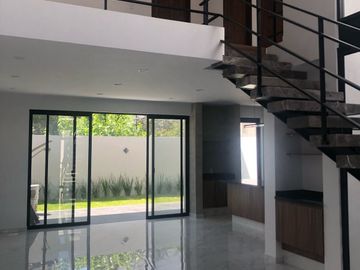 Casa Nueva en Venta – Bosques de Santa Anita, Guadalajara Diseño minimalista