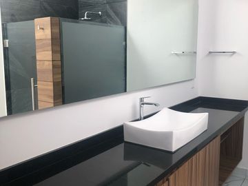 Casa Nueva en Venta – Bosques de Santa Anita, Guadalajara Diseño minimalista