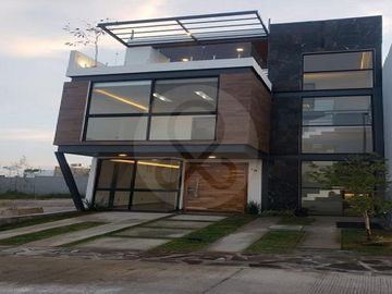 Casa en venta en Fraccionamiento Valle Imperial