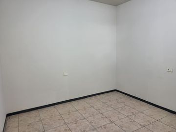 - SE VENDE CASA EN COL. ZONA CENTRO EN CD. CUAUHTEMOC, CHIH